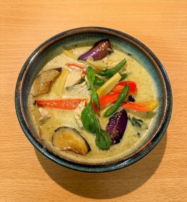 Green Curry Sauce.